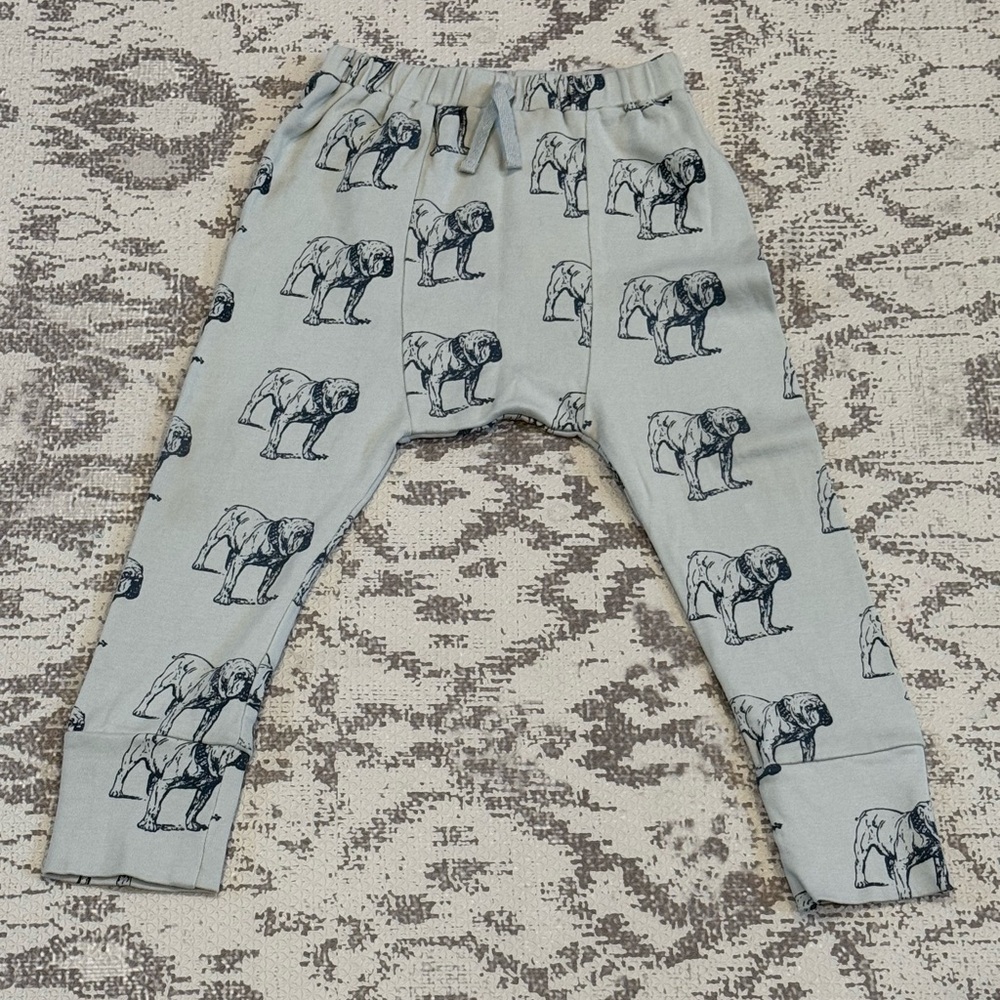 Kate Quinn bulldog pants